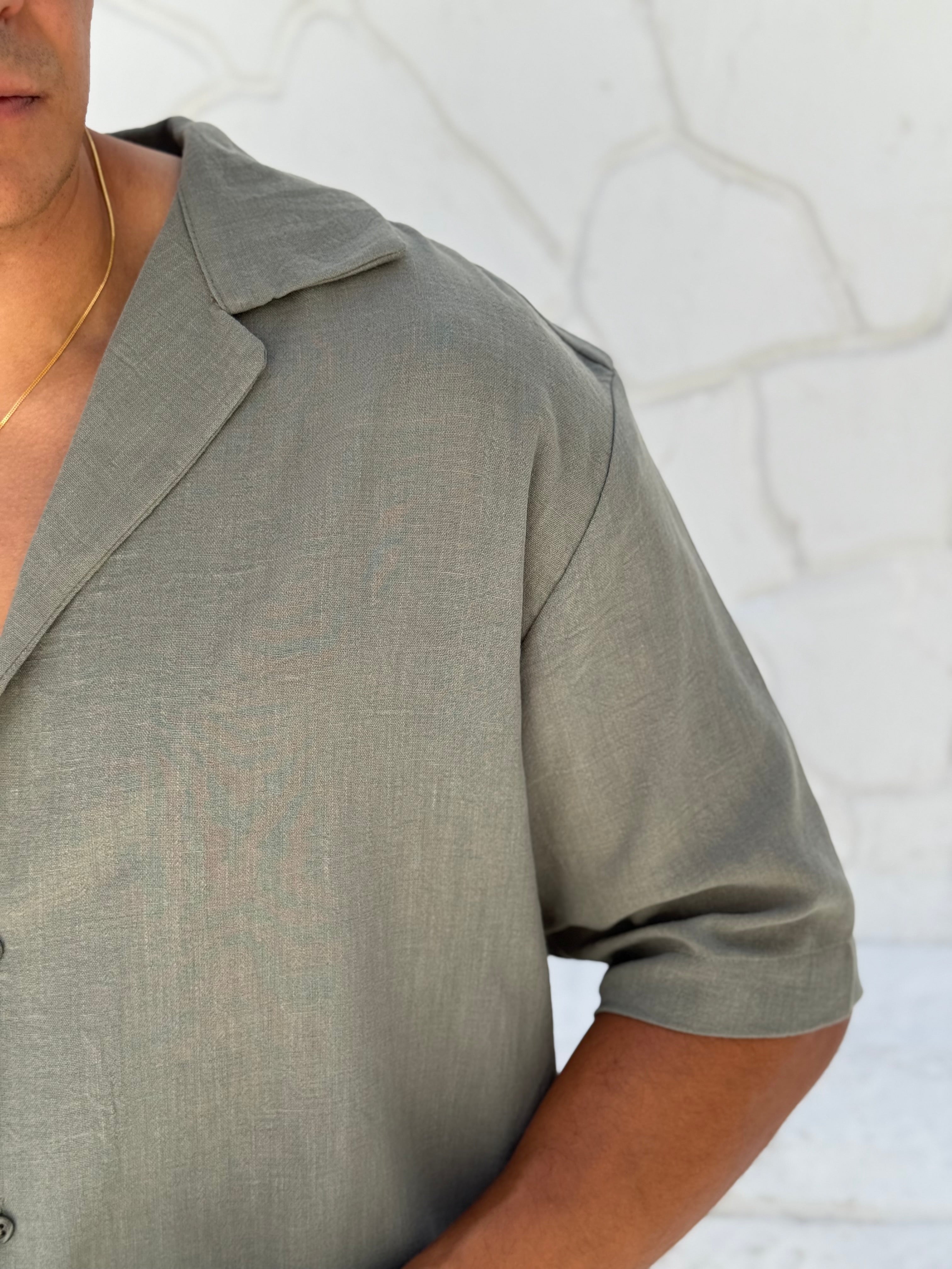 Linen shirt with half sleeves